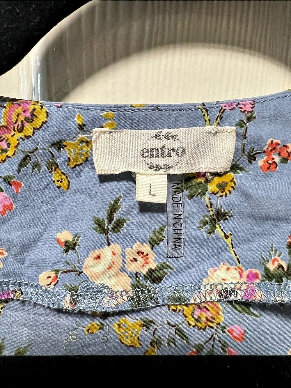 entro Large Blue Floral Ruffle Shoulder V-Neck Cotton Blouse - Picture 4 of 11